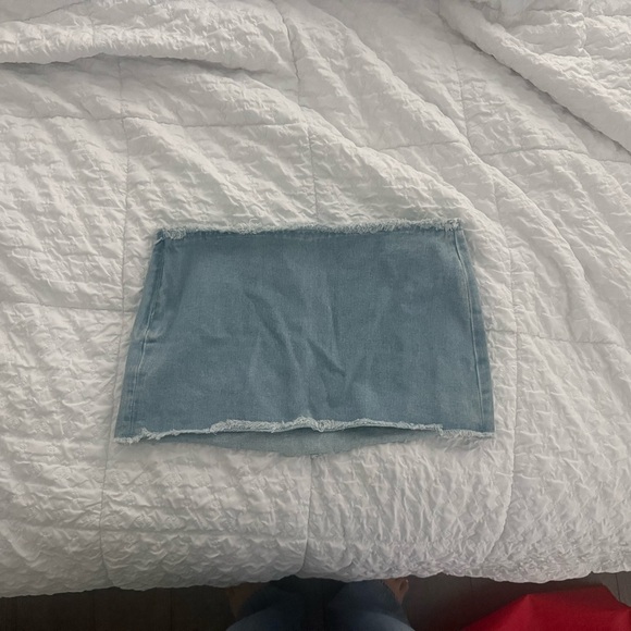 Superdown Frayed Hem Denim Skirt - Picture 2 of 3